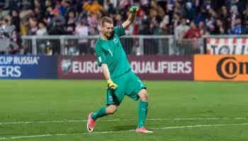 Officielt: Lukas Hradecky skifter til Leverkusen