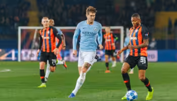 Officielt: Stones forlænger med Man. City