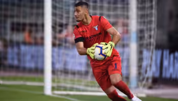 Officielt: Brentford henter Thomas Strakosha